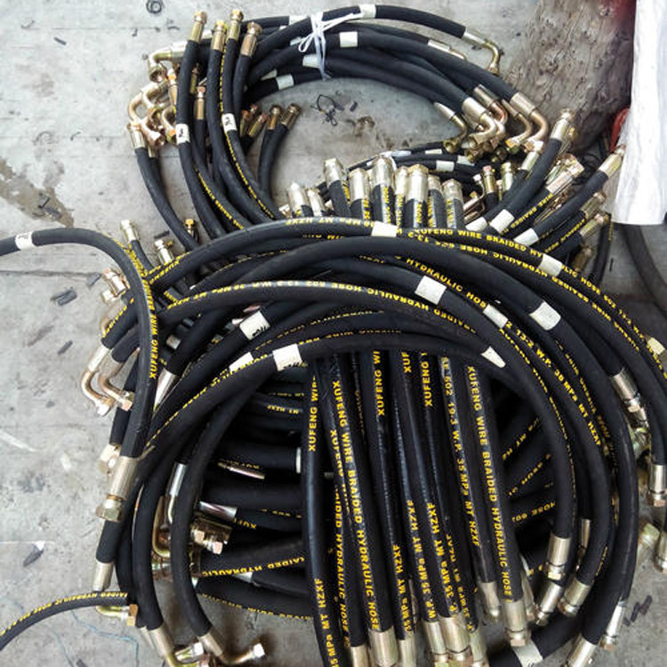 降低高压油管使用寿命的原因